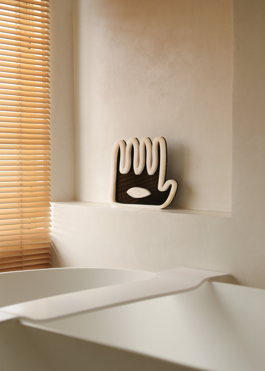 Hamsa ׳Hey · ׳הֵ - Black Ceramic Collection